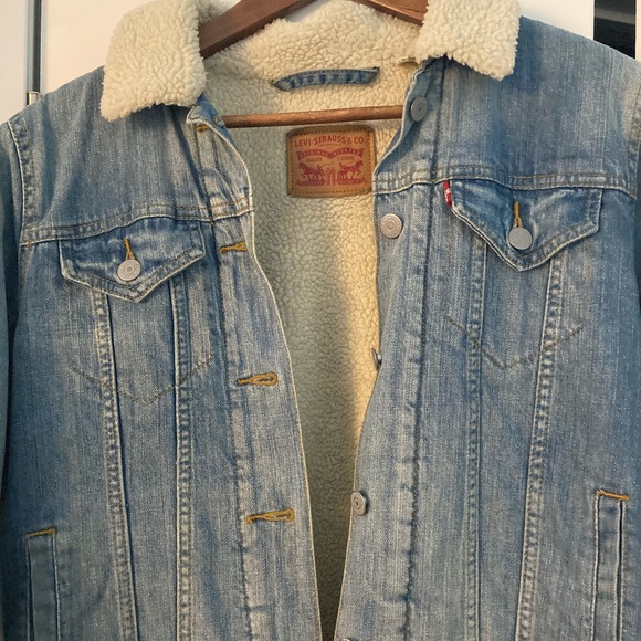 Levi’s Sherpa jean jacket size Small - Picture 2 of 9